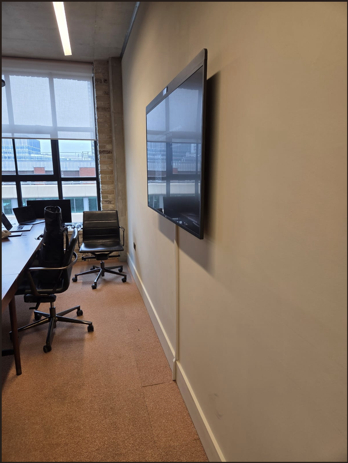 Integrated Zoom Room installed by BoomSpace in Dr Squatch’s London office to support collaboration between London and Los Angeles teams.