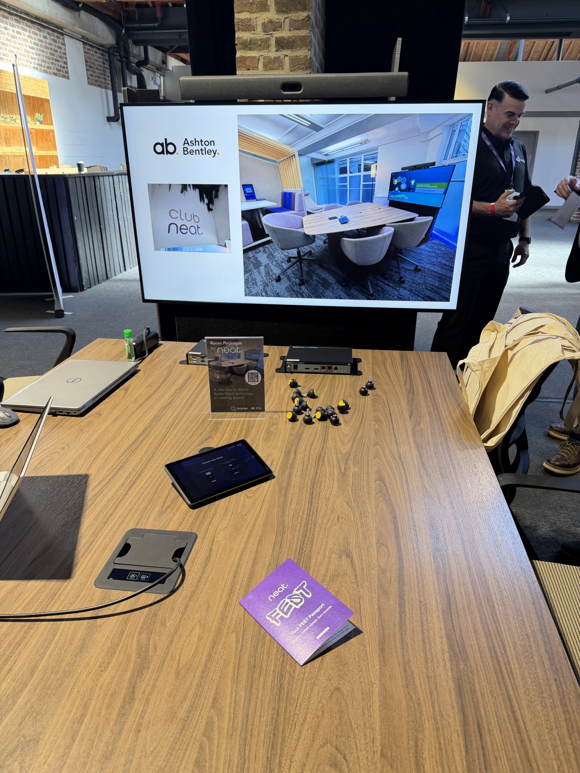 Integrated meeting room and collaboration space displayed at NeatFest 2026